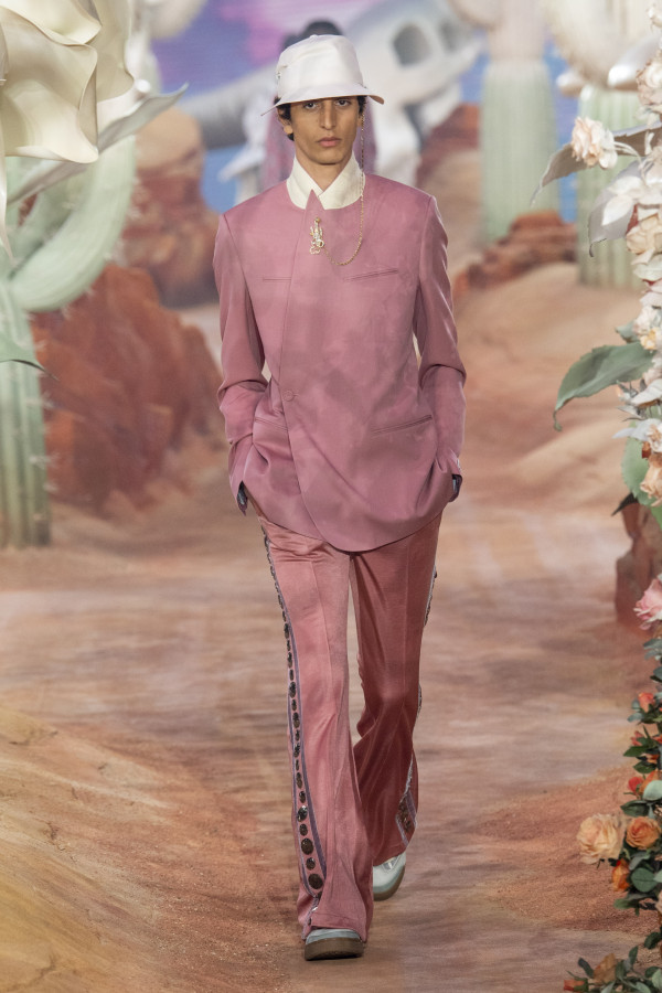 Dior Men Spring 2019 Menswear Fashion Show