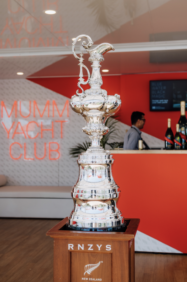 G.H. MUMM, official champagne of the 36TH America's cup – G.H.Mumm