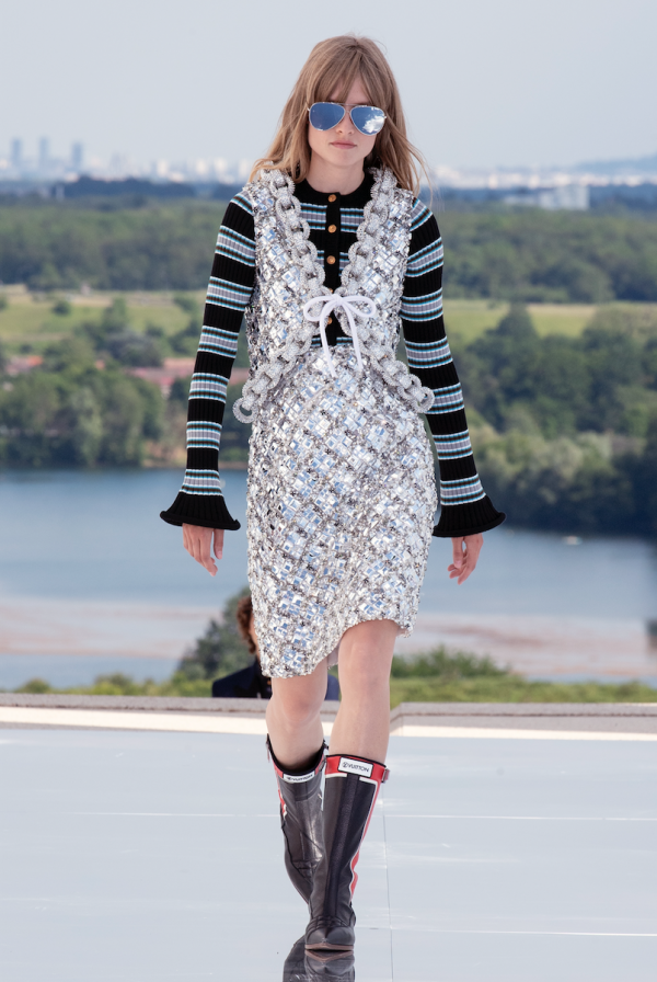 Louis Vuitton Cruise 2022 Ready-to-Wear Women's Collection, Photos