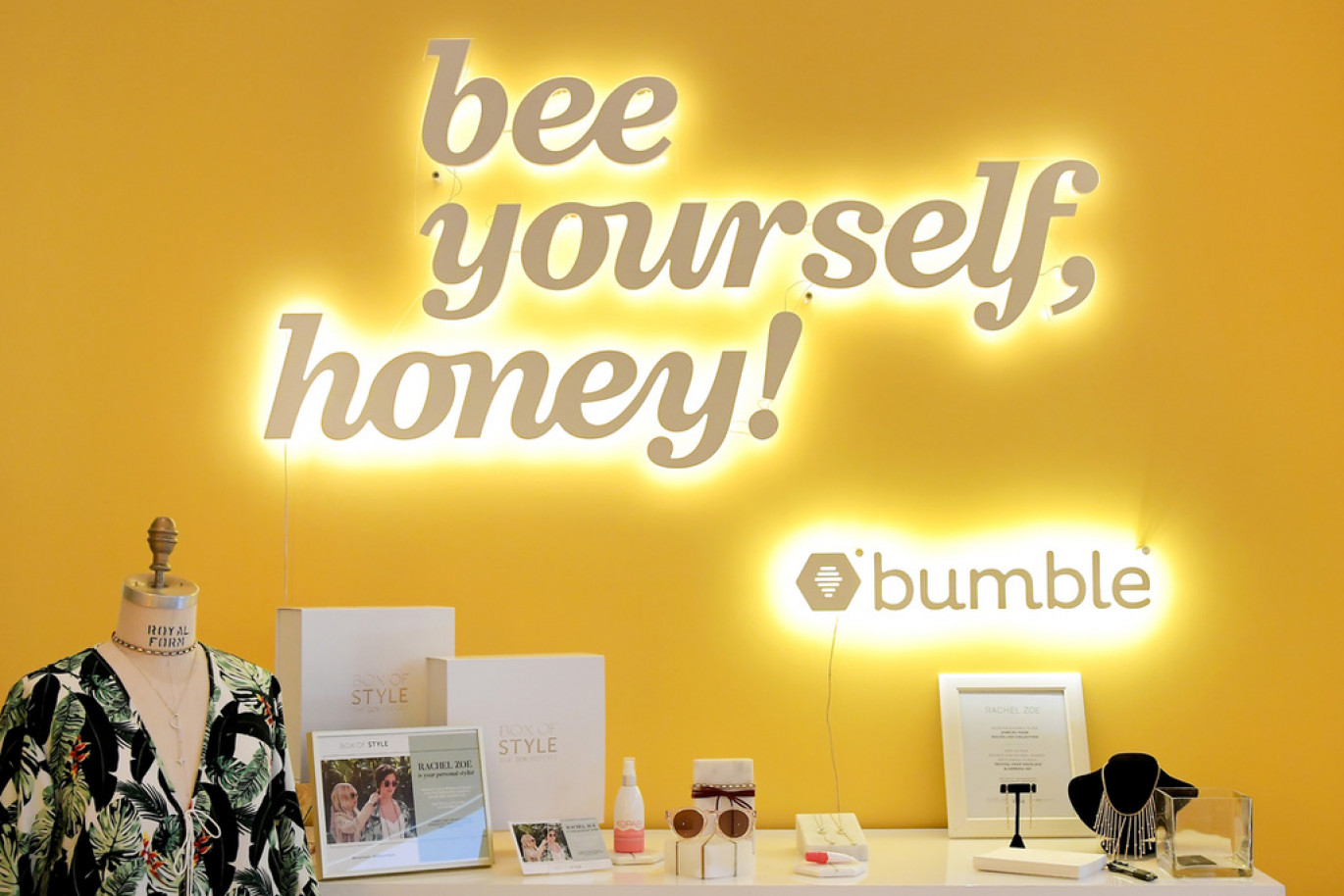 A Day of Style with Designer Rachel Zoe at Bumble Hive8