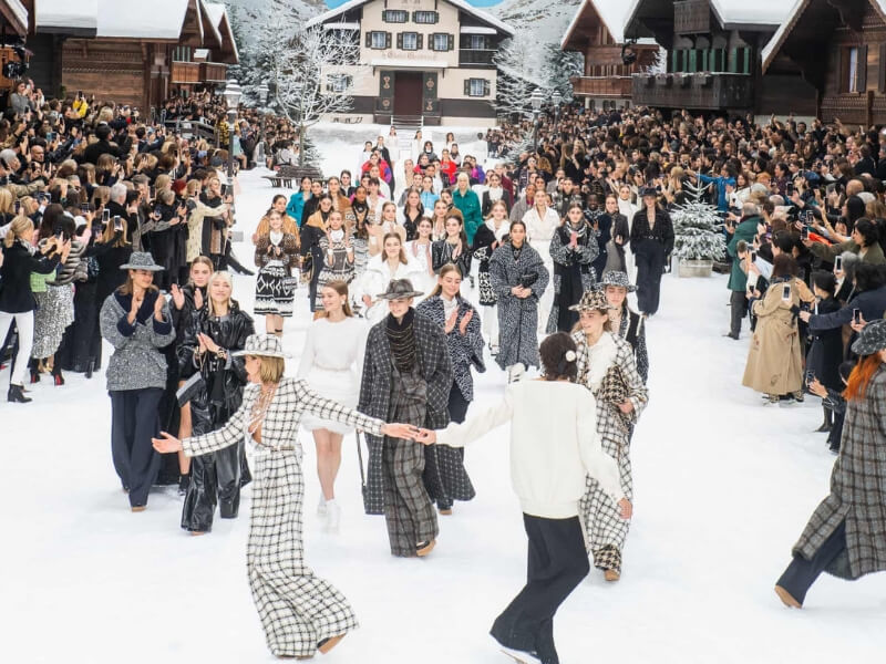 models-at-chanel-fall-2019-ready-to-wear